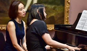 Collaborative piano artists at the museum