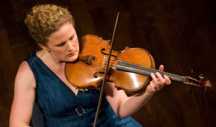 Violist Kirsten Docter